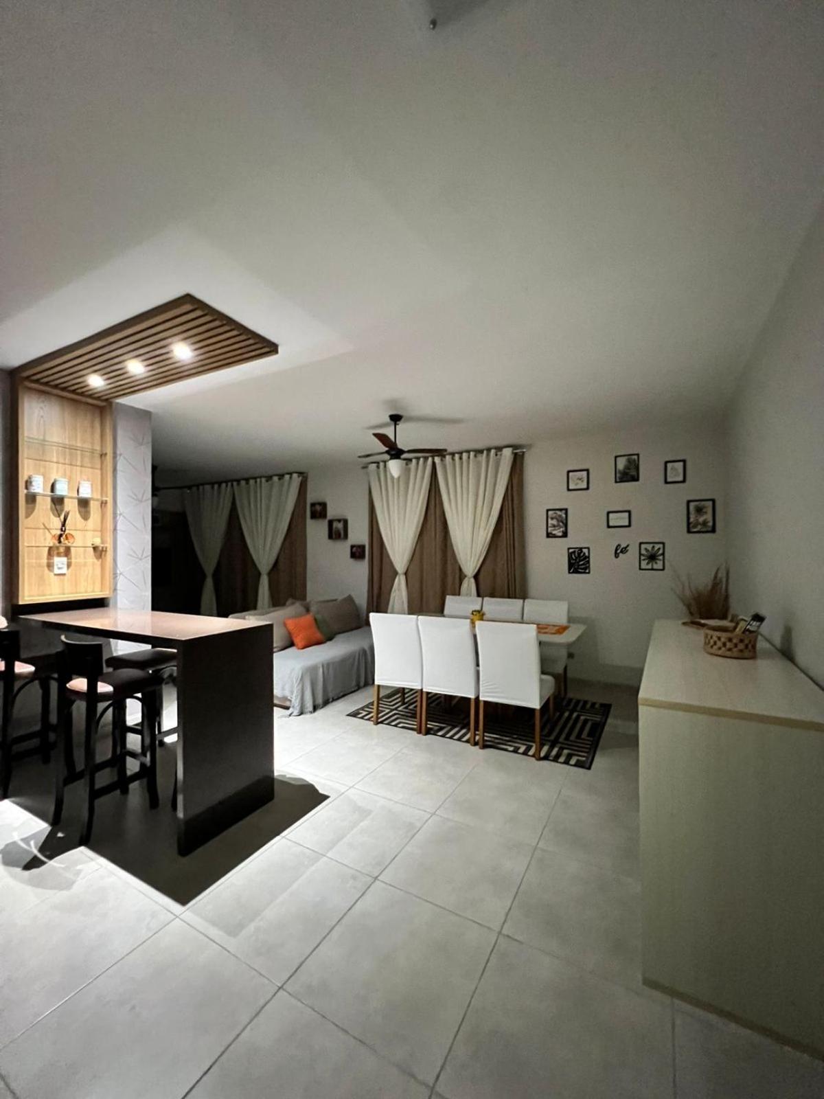 Apartamento Amplo E Belissimo! - 3 Quadras Do Mar! 과루자 외부 사진