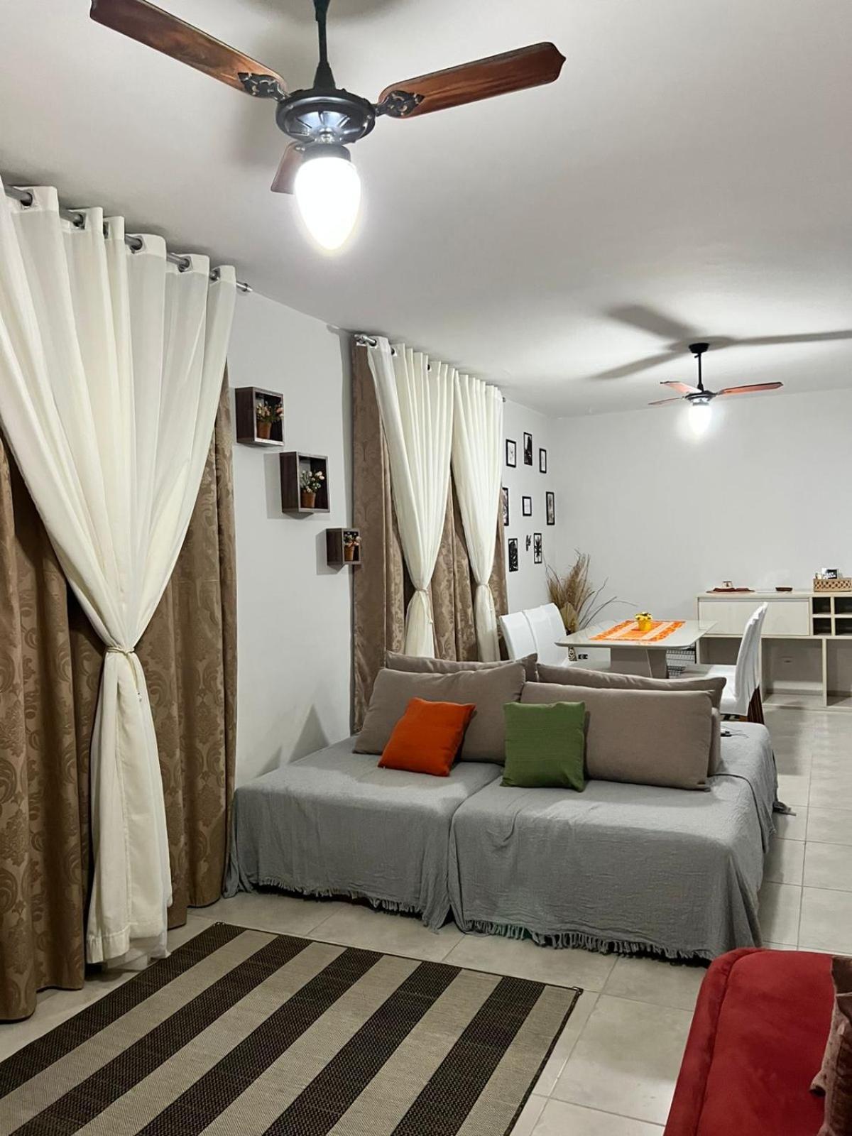 Apartamento Amplo E Belissimo! - 3 Quadras Do Mar! 과루자 외부 사진